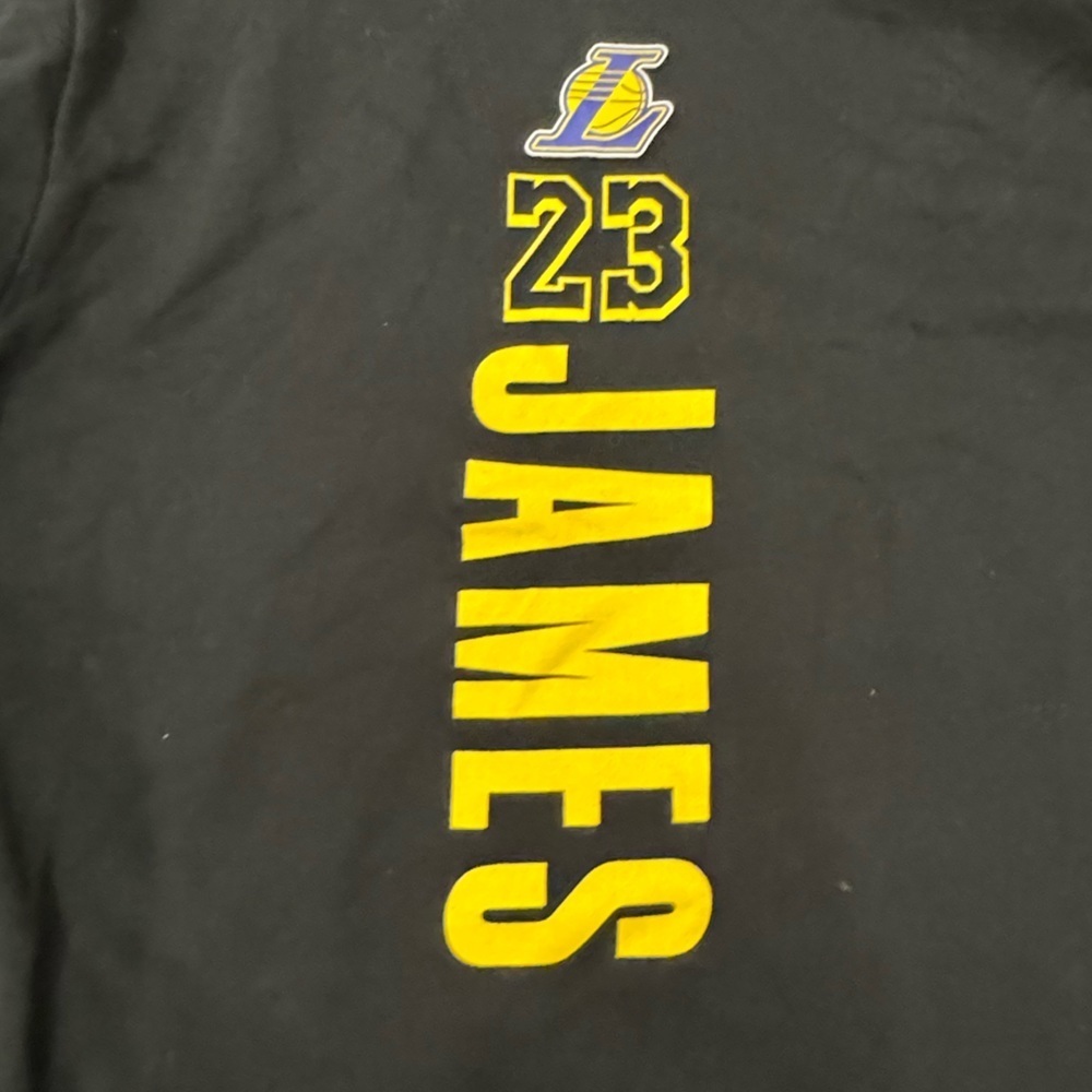 Lakers James 23 Black Hoodie - Picture 5 of 6